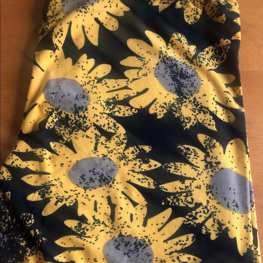 ISO!!! Sunflower leggings